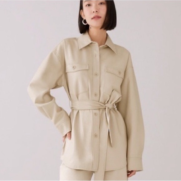 LAST CHANCE | Aritzia Babaton Ava Vegan Leather Shirt Jacket in Sand White - Picture 2 of 8